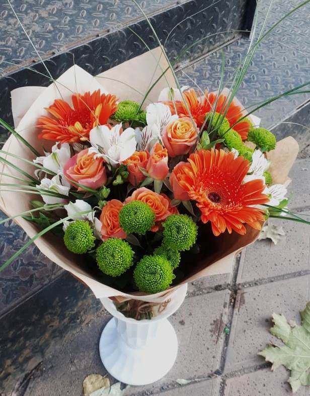 Букет цветов из: Герберы, Хризантемы, Альстромерии и Розы в Залужном