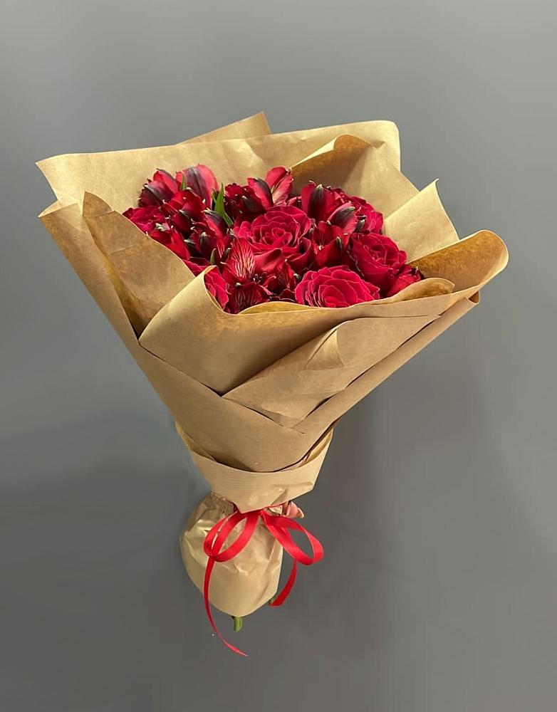 Букет цветов из: Альстромерии и Розы в Залужном