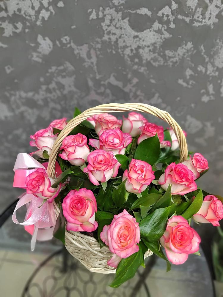Цветочная композиция из Розы в корзине в Залужном