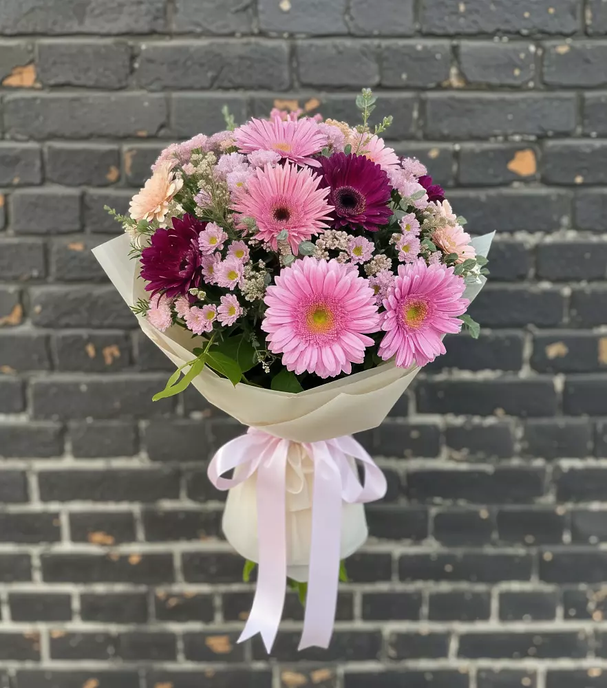 Букет цветов из: Герберы и Хризантемы в Залужном