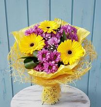 Букет цветов из:  Хризантемы и Герберы в Залужном