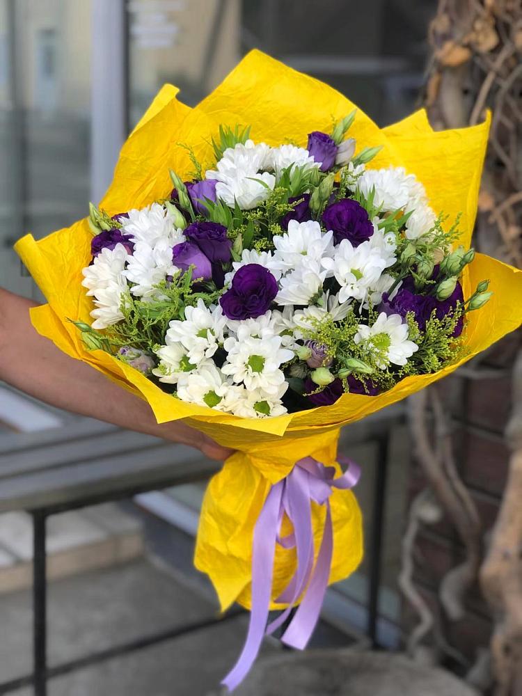 Букет цветов из: Ирисы, Хризантемы и Ромашки в Залужном