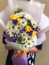 Букет цветов из:  Ирисы, Хризантемы и Розы #REPLACE_PRED# Залужном