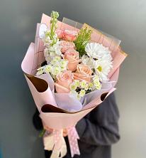 Букет цветов из:  Хризантемы и Розы в Залужном