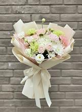 Букет цветов из:  Гвоздики, Розы, Лизиантусы и Хризантемы в Залужном