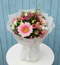Букет цветов из:  Герберы, Альстромерии и Лизиантусы в Залужном