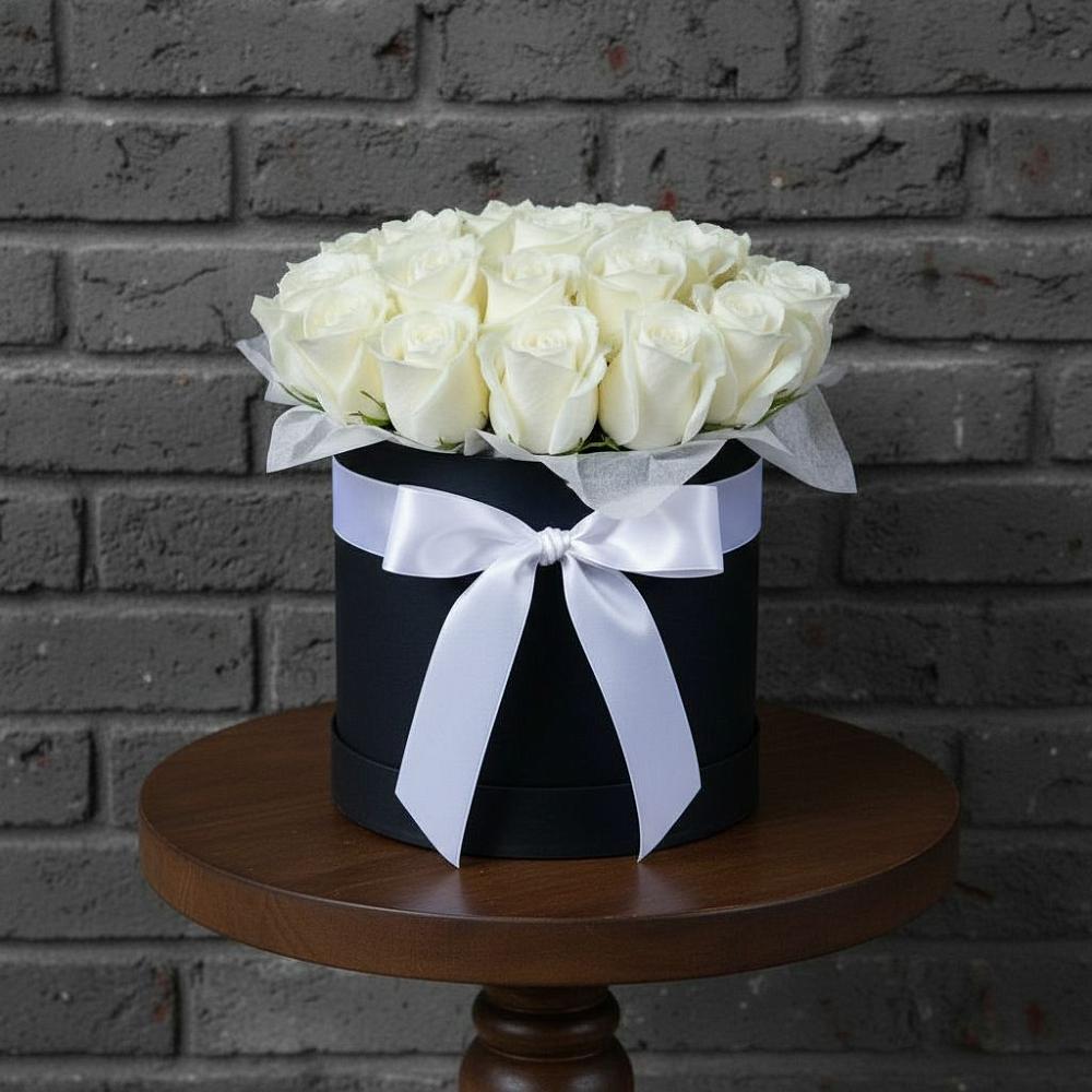 Цветочная композиция из Розы в шляпной коробке в Залужном