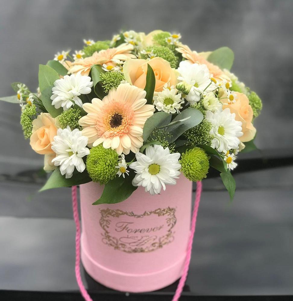 Цветочная композиция из Розы, Герберы и Хризантемы в шляпной коробке в Залужном