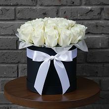 Цветочная композиция из Розы в шляпной коробке в Залужном