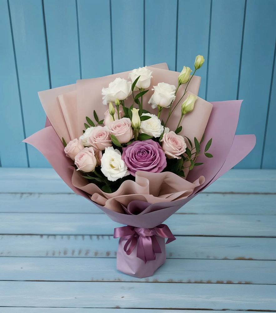 Букет цветов из: Розы и Лизиантусы в Залужном